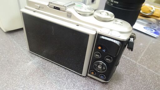 OLYMPUS PEN E-PL9 EZダブルズームキット