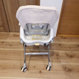 ★電動ベビースイングチェア★ベッド★メロディが流れスイングします ☆電動ベビースイングチェア☆ベッド☆メロディが流れスイングします