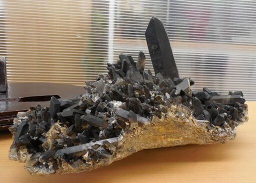 希少 黒水晶クラスター 原石 天然石 パワーストーン モリオン 32cm