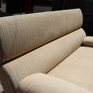 北海道旭川のメーカーCONDE HOUSE(カンディハウス)の蛯名紀之デザインECLIPSE(エクリプス) 2Pソファーです。ナラ無垢材を使用した北欧スタイルの2人掛けソファー。和モダンなお部屋にも♪