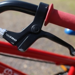 子供自転車　YOTSUBA Zero 18 ヨツバサイクル