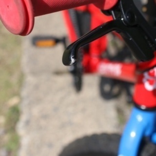 子供自転車　YOTSUBA Zero 18 ヨツバサイクル