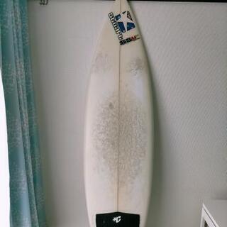 【お取引中】値下げ！！見てから決めてもOK! ♡嬉しいニット、フィン付き♡サーフボード ショート ファン