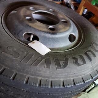 トラックタイヤ　6本