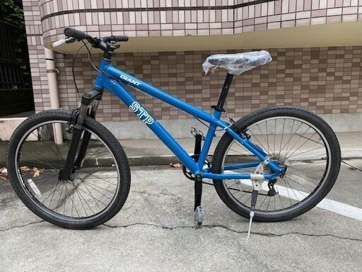 激レア! 新品部品多数!GIANT STP ブルー 8段 【公式通販】 激レア! 新品部品多数!GIANT STP ブルー 8段 【公式通販】
