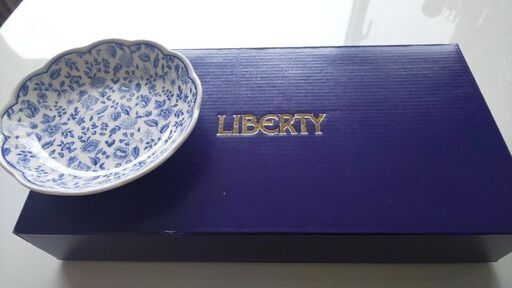 未使用 リバティ小皿4点セット 1000円