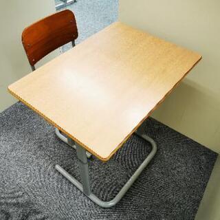 【ネット決済】KOKUYO　学校の机.椅子のセット