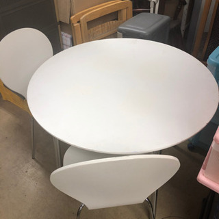 ホワイト テーブルと椅子2脚セット 🌈しげん屋