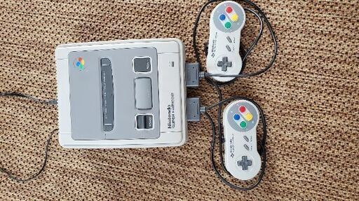 スーパーファミコン本体とカセットのセット