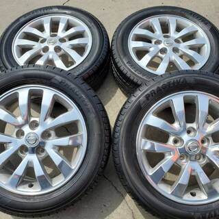 ニッサンリバティ純正　ライダー　メッキ　１６インチ