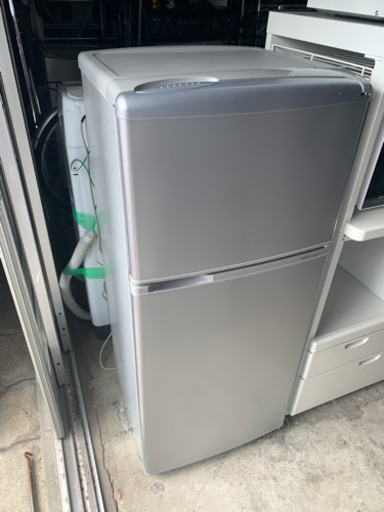 AQUAアクア 冷凍冷蔵庫 AQR-111E シルバー 2015年製 109L