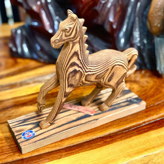 木彫りの馬