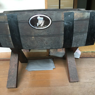 ウイスキーの樽から作ったプランター