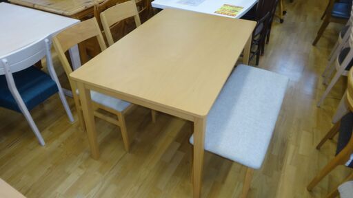 k258☆ニトリ☆ダイニングテーブル4点セット☆テーブル＋椅子2脚＋ベンチ☆幅1200㎜☆近隣配達、設置可能