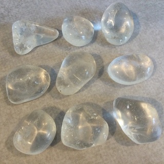 【ネット決済】水晶　10個　クォーツ　天然石　透明　インテリア　石