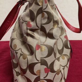 5MKO351 COACH 大きめ ボストンバッグ 赤 可愛い