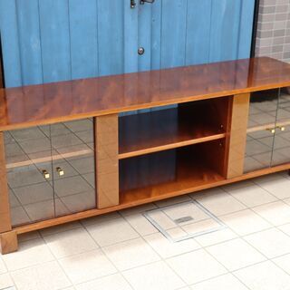 IDC OTSUKA(大塚家具)の人気のシリーズSPLENDOR(スプレンダー)シリーズのTVボード。マホガニー材を使用した高級感漂う質感とデザインのローボード。お部屋を上品で洗練された印象に。