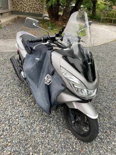 価格変更ワンオーナー2016年製アイドリングストップ付ＬＥＤヘッドライト　HONDA　PCX125（JF56）レッドバロンにて新車で購入駆動系整備済み　オプション多数