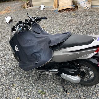 価格変更ワンオーナー2016年製アイドリングストップ付ＬＥＤヘッドライト　HONDA　PCX125（JF56）レッドバロンにて新車で購入駆動系整備済み　オプション多数