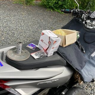 価格変更ワンオーナー2016年製アイドリングストップ付ＬＥＤヘッドライト　HONDA　PCX125（JF56）レッドバロンにて新車で購入駆動系整備済み　オプション多数
