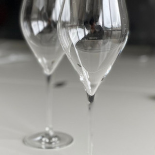 背の高いワイングラス