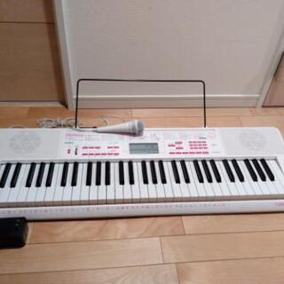 カシオ電子ピアノ（LK-121）