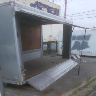 【香取市山之辺】No.K-5、E-5【屋台や塗装ブースにも】【左右はね上げウイング】【手動タイプ】特殊なアルミコンテナ 長さ約545cm×幅219cm×高さ250cmくらい 配送可 香取市山之辺】No.K-5、E-5【屋台や塗装ブースにも】【左右はね上げ