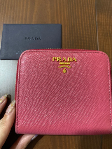 PRADA 二つ折り財布お譲りします。