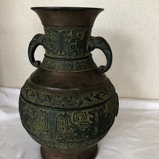銅製の壺