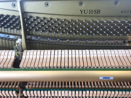 ヤマハ中古アップライトピアノ　YU10SB（2003年製造）