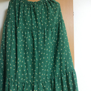 緑花柄スカート
