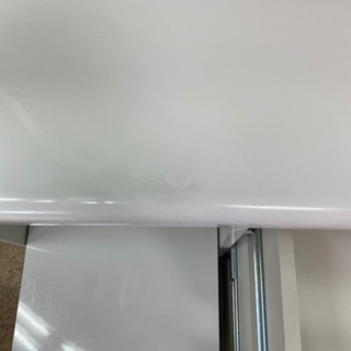 背の高い食器棚