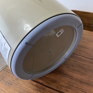 YETI 5ガロン バケツ 別売りの蓋付きです