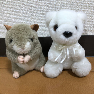 ハムスターとシロクマのぬいぐるみ