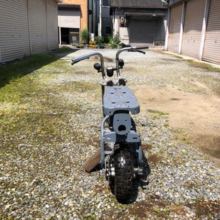 モンキーZ50A 5インチカスタム？前後リジットZ50M？