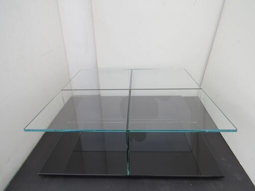 山口)下松市より　ガラステーブル(カッシーナ)72×72×22　BIZHE33H