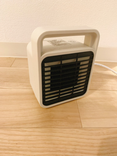 超小型な足元ファンヒーター300w Waff 堺筋本町の季節 空調家電 ファンヒーター の中古あげます 譲ります ジモティーで不用品の処分
