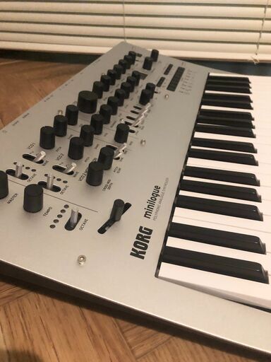 KORG モノフォニックシンセ minilogue シルバー 送料込【美品】