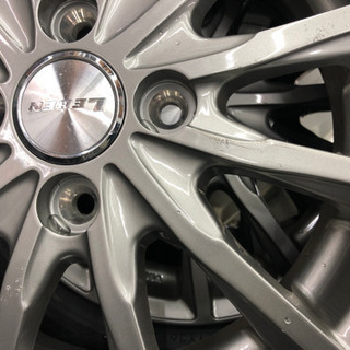 車のパーツ バリ溝ヒゲ付きスタッドレスタイヤホイールセット155/65R14