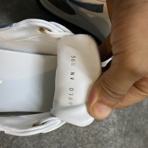 未使用。ルイヴィトン スニーカー モノグラムデニム ランアウェイ