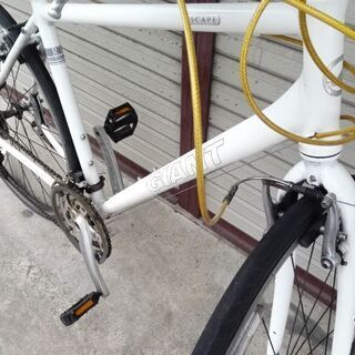 GIANT ジャイアント クロスバイク ESCAPE R3 24段変速 500 ホワイト