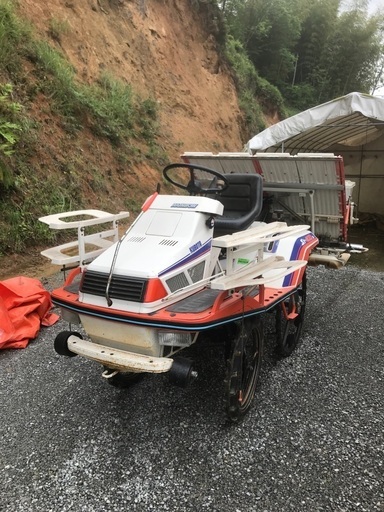 クボタ4条田植え機　農機具
