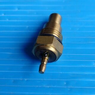 希少！マツダシャンテ　ポーターV　AA型 2サイクル360cc 水温センサー新品　