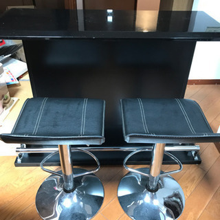 【ネット決済】鏡面仕様のバーカウンター&椅子2脚セット