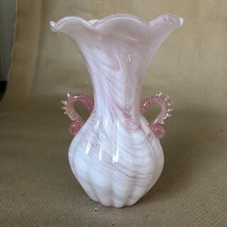 薄ピンクの花瓶