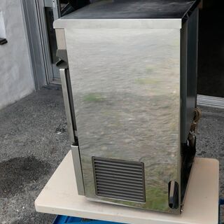 中古/ホシザキ製氷機 30L。洗浄整備稼働運転確認済み。飲食店の 中古/ホシザキ製氷機 30L。洗浄整備稼働運転確認済み。飲食店の