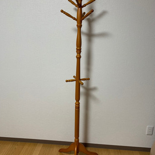 木製アンティークコートハンガー
