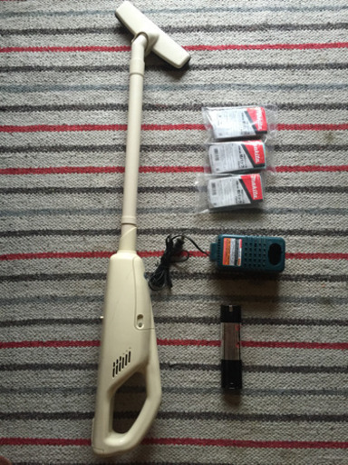 マキタ(Makita) 充電式クリーナ 9.6V 紙パック式\u0026スライド方式 4093D