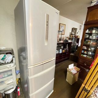 冷蔵庫差し上げます。結構大きいですよ。