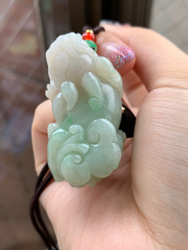 本翡翠ネックレス　貔貅　薄い緑　ミャンマー産
